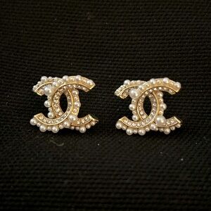 CC Pearl Stud Earrings - 21k gold